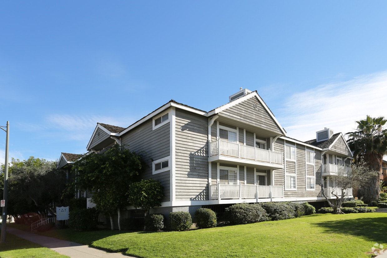 Primary Photo - 10144 Tabor St