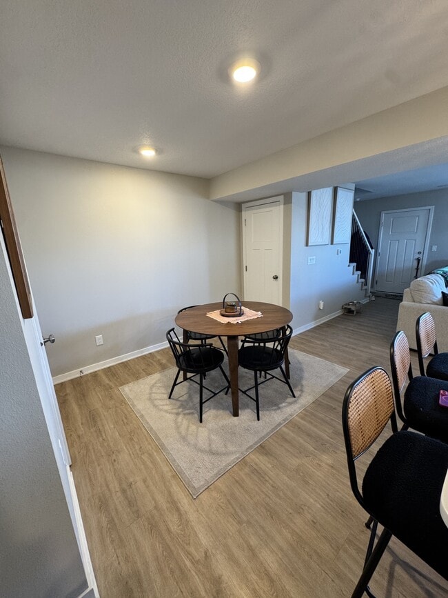 Building Photo - 2622 SE Osier Ave