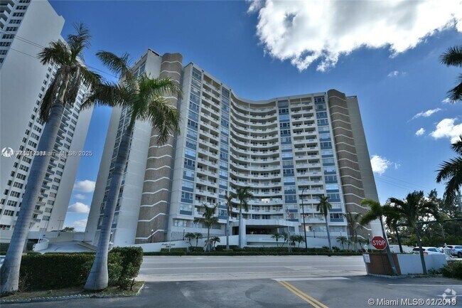 Building Photo - 3180 S Ocean Dr