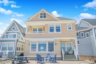 Building Photo - 257 Beach Front