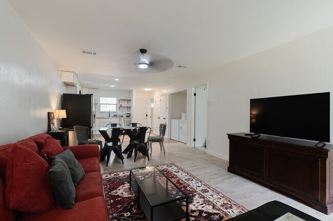 Foto del edificio - 2907 Woodrich Dr