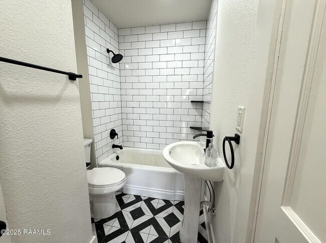 Foto del edificio - 1014 Napoleon Ave