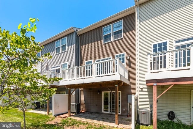 Building Photo - 8405 Girvan Ct