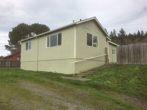 Building Photo - 3041 Glendale Dr