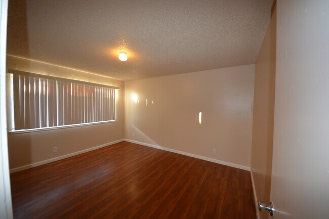 Foto del edificio - 125 W Hamilton Ave