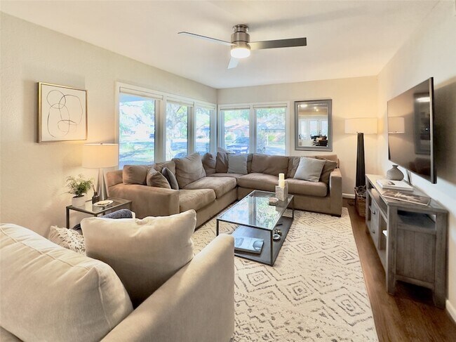 Foto del edificio - 7119 Dalewood Ln