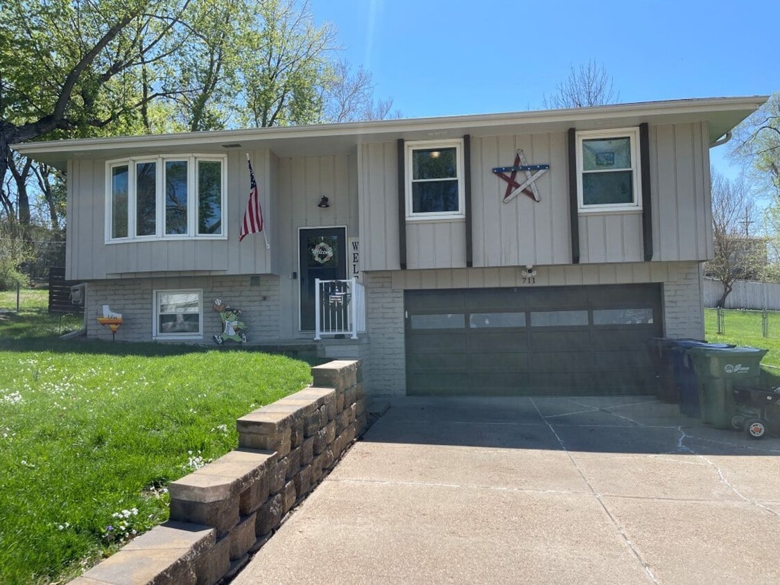 Home For Rent Bellevue. - Home For Rent Bellevue.