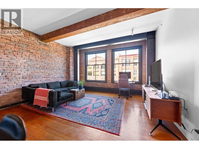 Building Photo - 310 Water St