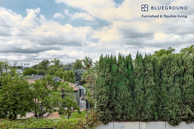Foto del edificio - 5235 Kester Ave