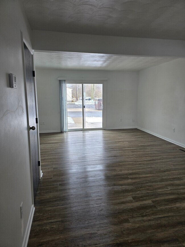 Foto del edificio - 162 Chris Drive