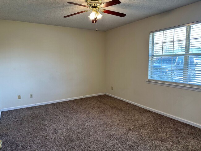 Foto del edificio - Charming all-brick home located in Hinesville