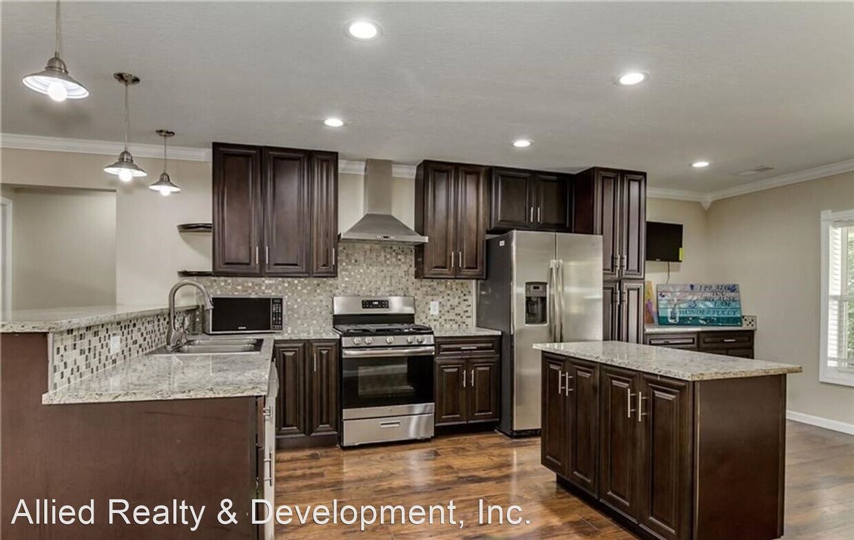 Primary Photo - 3 br, 2 bath House - 6600 1/2 Flatwoods Road