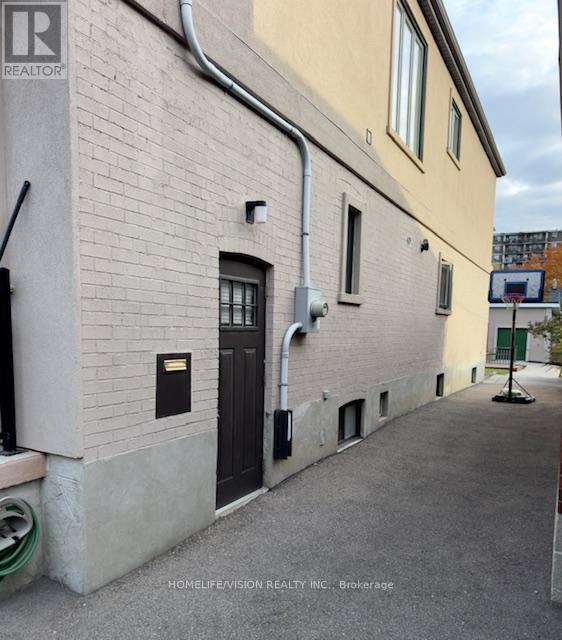 Building Photo - 165 Torrens Ave