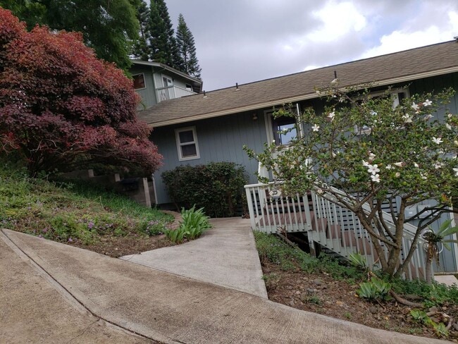 Building Photo - 1 bd. 1ba. Unfurnished Kula Cottage - Lowe...