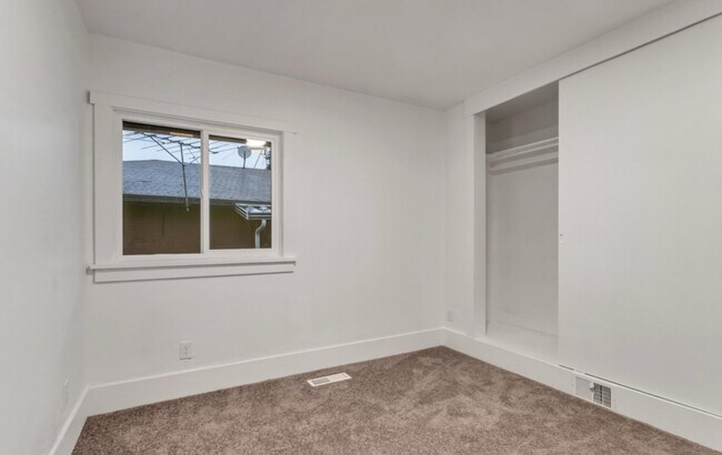 Building Photo - 2664 Brinker Ave