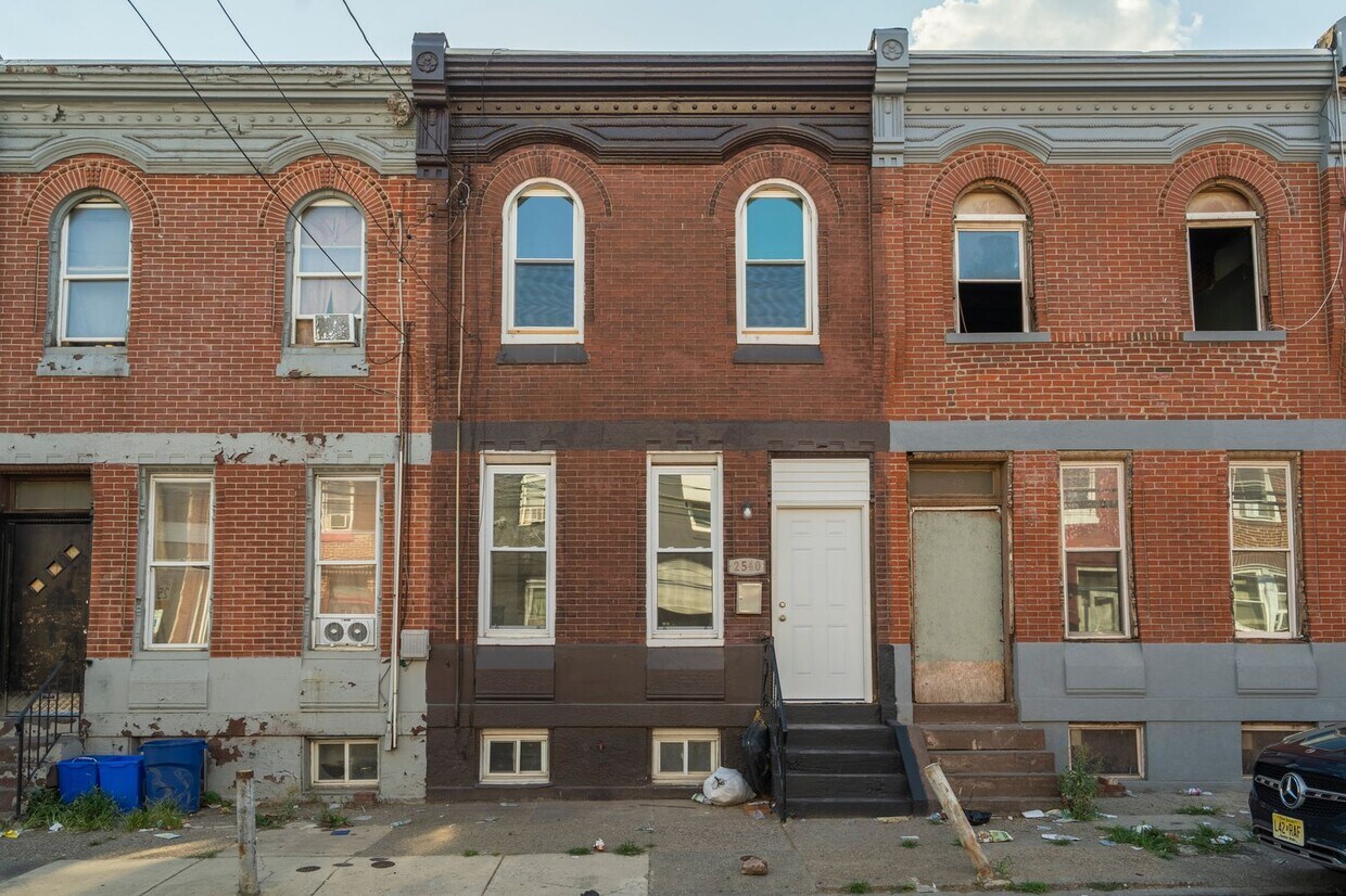 Primary Photo - Stunning Remodel - North Philadelphia