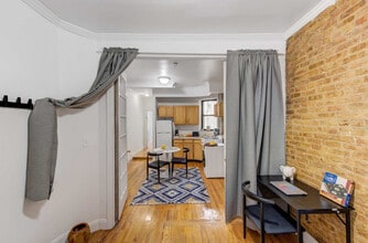 Building Photo - 118 E 102nd St