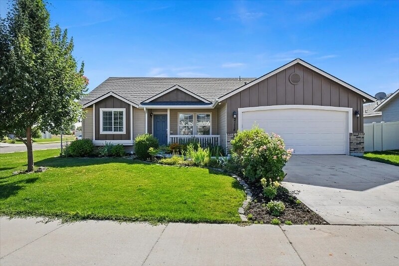 Foto principal - 2114 N Rosedust Dr