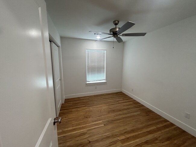 Building Photo - 1211 Nedra Dr