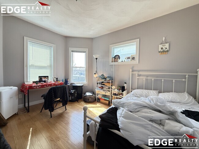 Foto del edificio - 83 Newbury St