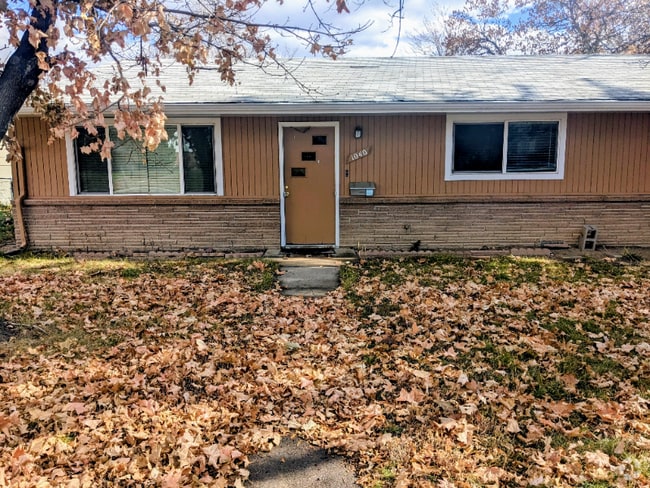 Building Photo - 1040 Ponderosa Dr