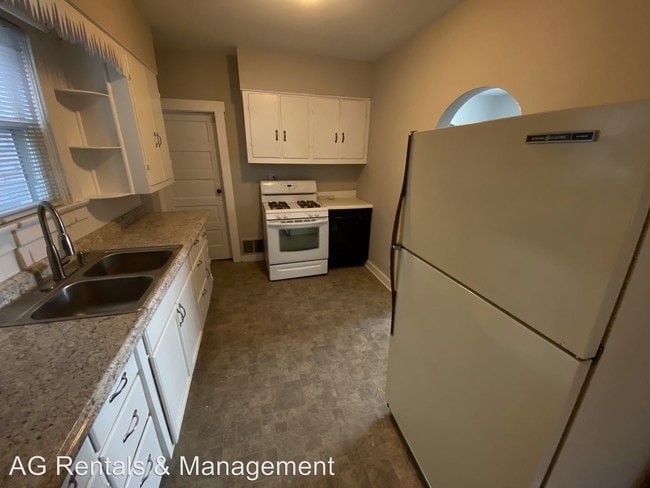 Building Photo - 3 br, 1 bath House - 2101 Pauline St