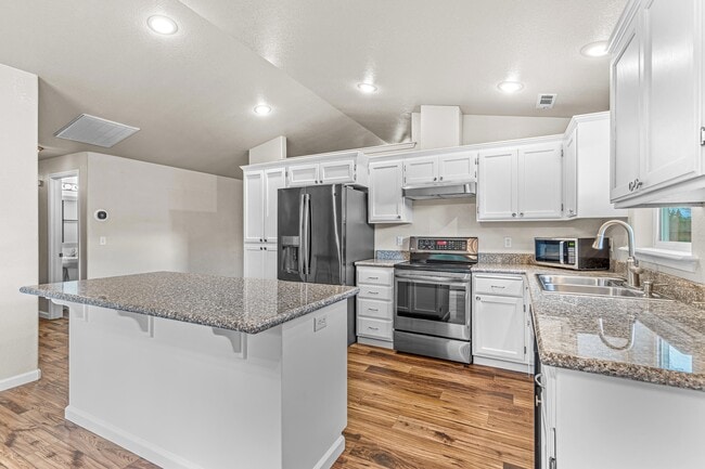 Building Photo - 26 Scholarship Way