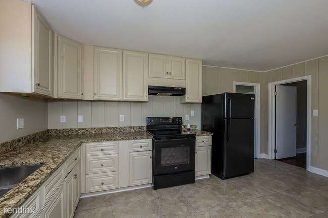 Building Photo - 3 br, 1 bath House - 3912 Broadview Dr