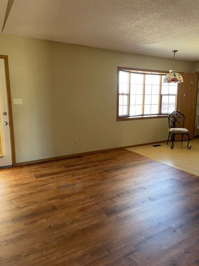 Foto del edificio - 3 Bedroom 2 BathRanch Style Home