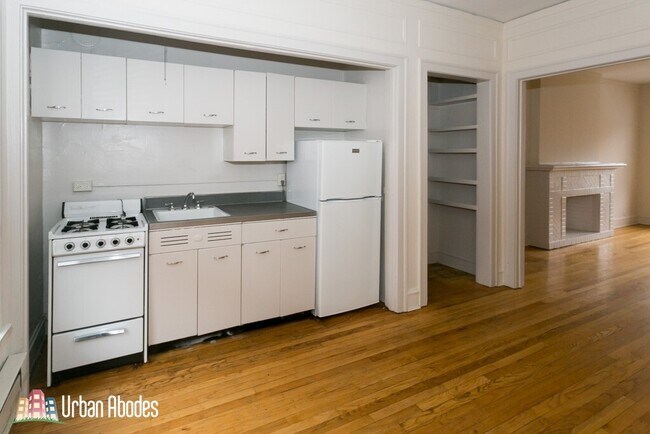 Foto del edificio - 1031 Dempster St