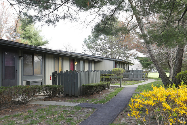 Building Photo - Hunter Glen Apartments