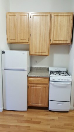 Building Photo - 338 E 5th St