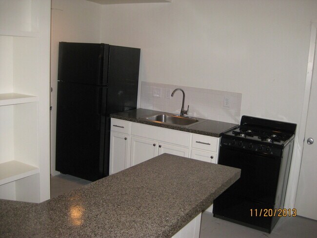 Foto del edificio - 302 E 30th St