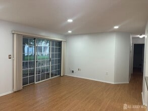 Building Photo - 158 Darwin Ln