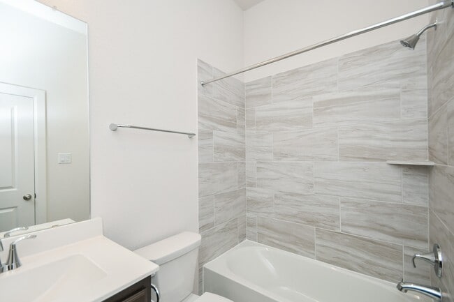 Building Photo - 146 Amaranth Wy