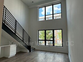 Building Photo - 1460 Belmont St NW