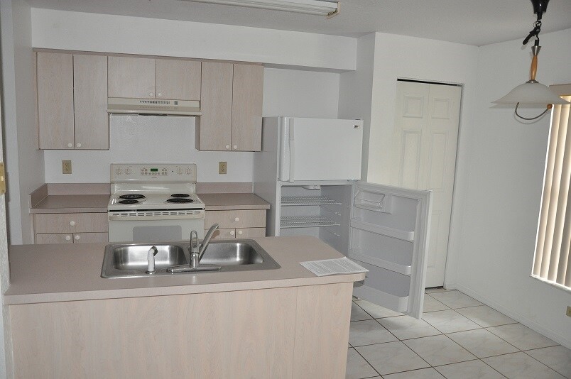 Foto del edificio - 1251 Sylvia Ave
