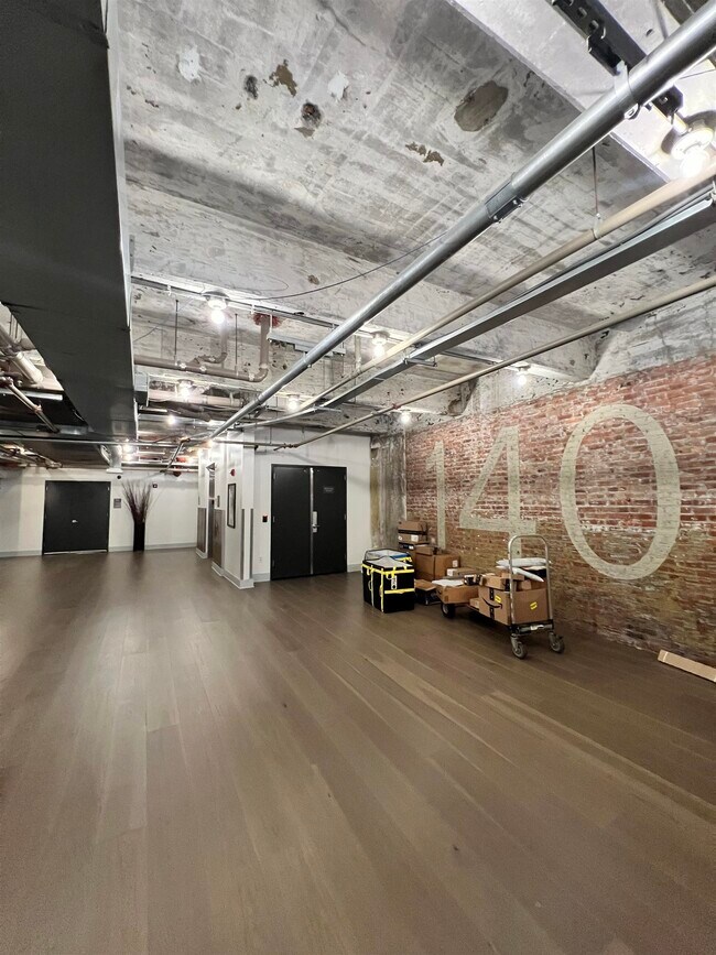Foto del edificio - 140 Bay St
