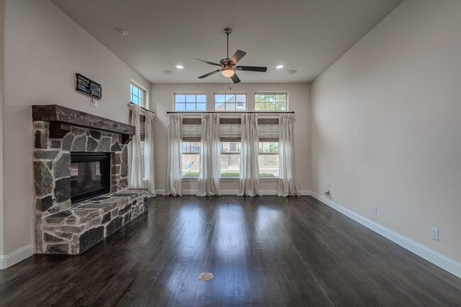 Photo - 1117 Ferndale Dr House