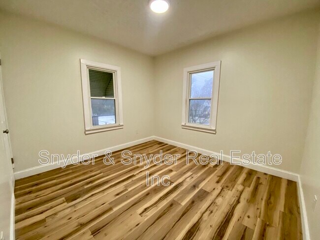 Foto del edificio - 884 Copley Rd