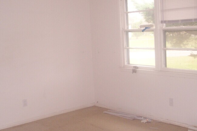 Foto del edificio - Affordable duplex- coming soon
