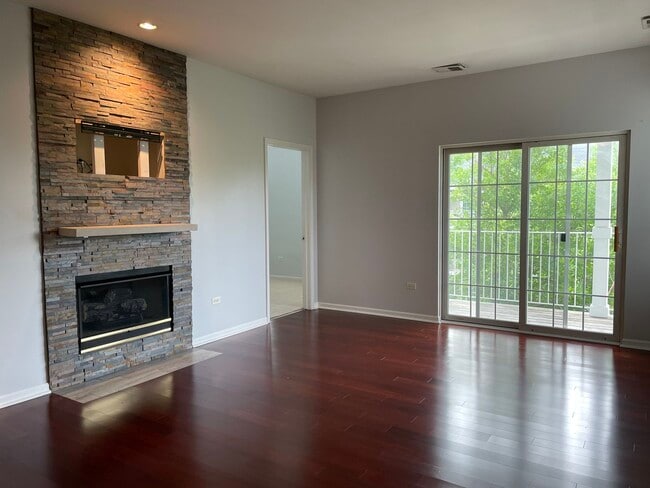 Building Photo - 3333 Stratford Ct