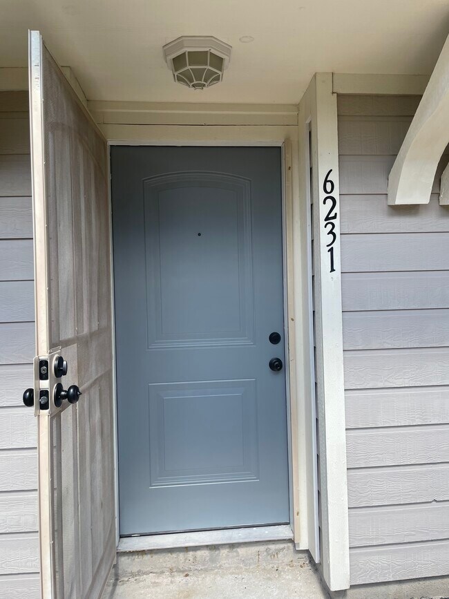 Foto del edificio - 6231 Lone Prairie Way