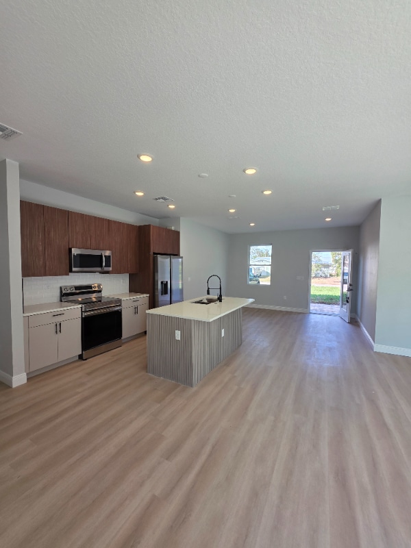 Foto del edificio - 22561 Alcorn Ave