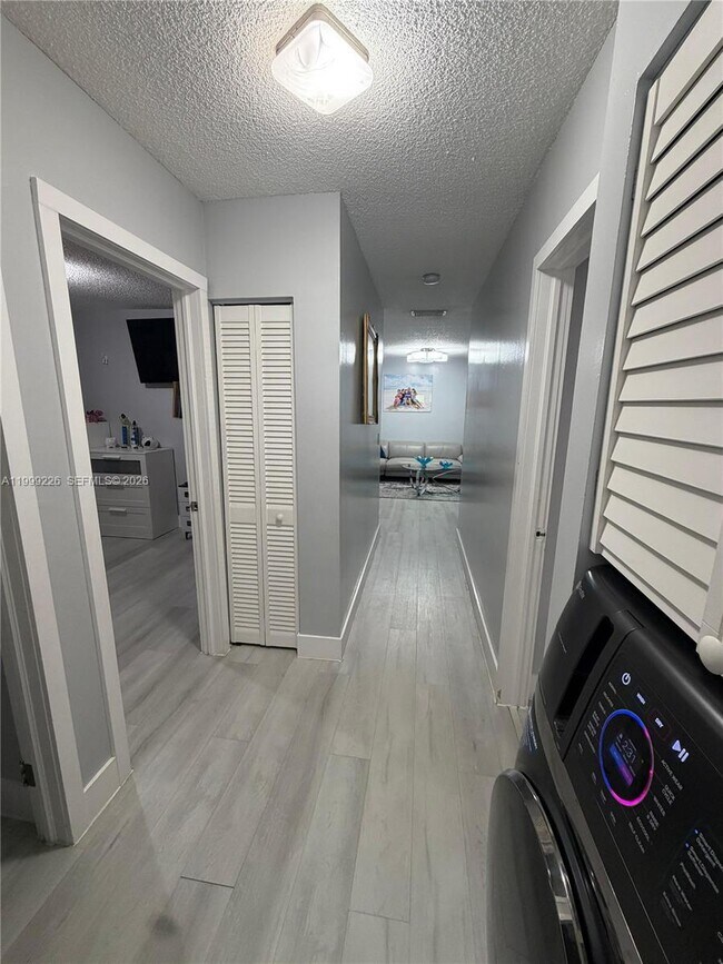 Foto del edificio - 6878 NW 173rd Dr