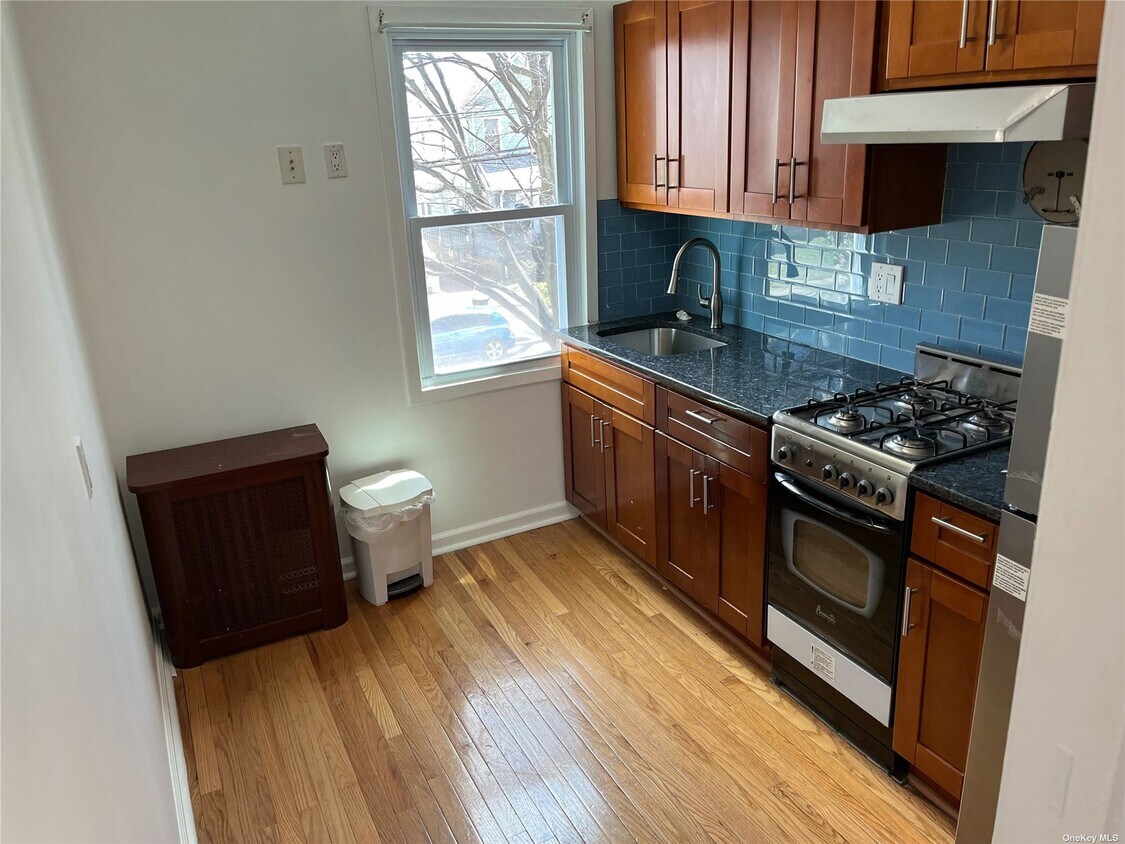 Primary Photo - 89-14 240th St