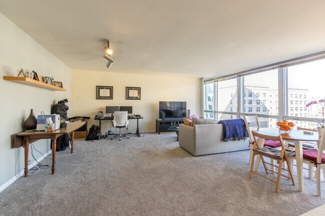 Foto del edificio - 340 W Diversey Pkwy