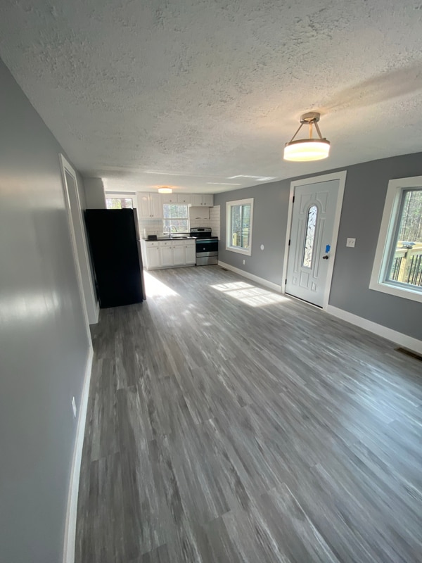 Foto del edificio - 590 McCurdy Rd