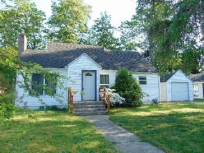 Building Photo - 3010 Falk Rd