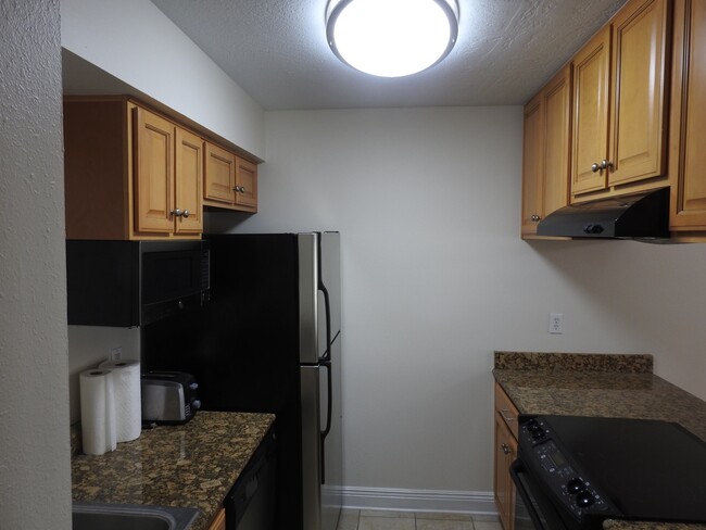 Kitchen - 3805 Houma Blvd